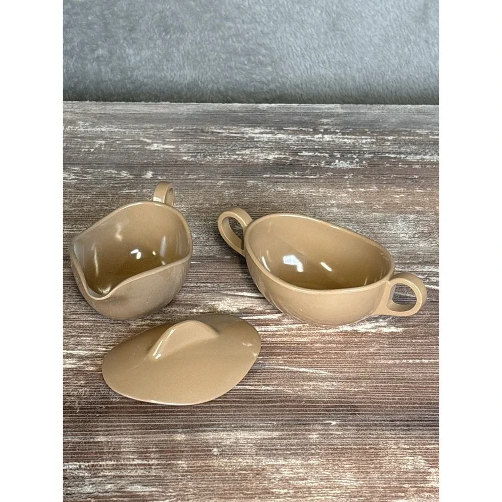 Melamine Vintage Retro Brown Lidded Creamer and Sugar Set 1950s‎